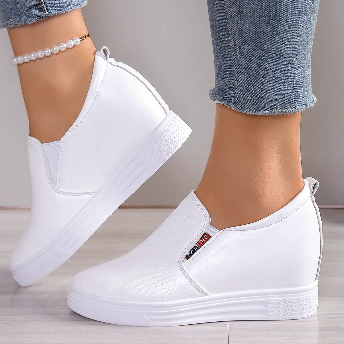 👟✨ Γυναικεία Λευκά Sneakers με Κρυφό Τακούνι – Στυλ & Άνεση σε Κάθε Βήμα! ✨👟