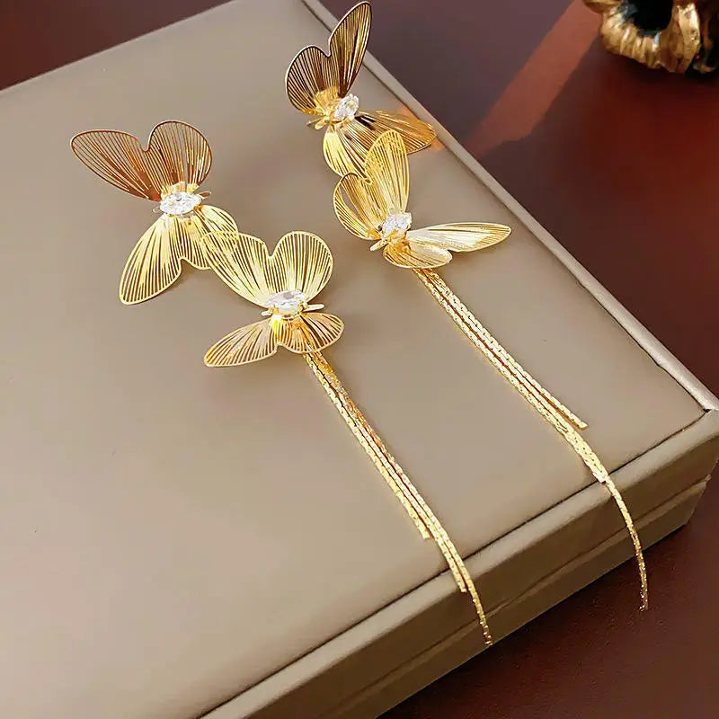 🦋✨ FTCY Exaggerated Butterfly Tassel Earrings – Χρυσά Σκουλαρίκια με Κρόσσια για Γυναίκες