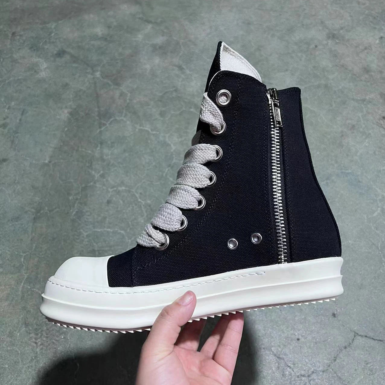🖤👟 Designer High Top Sneakers – Jumbo Lace Up & Zip Style 👟🖤