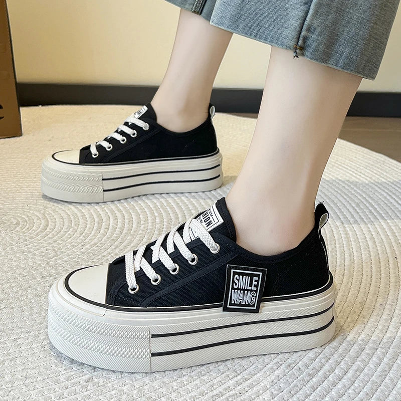 🖤👟 Γυναικεία Μαύρα Canvas Sneakers με Πλατφόρμα & Κορδόνια 👟🖤