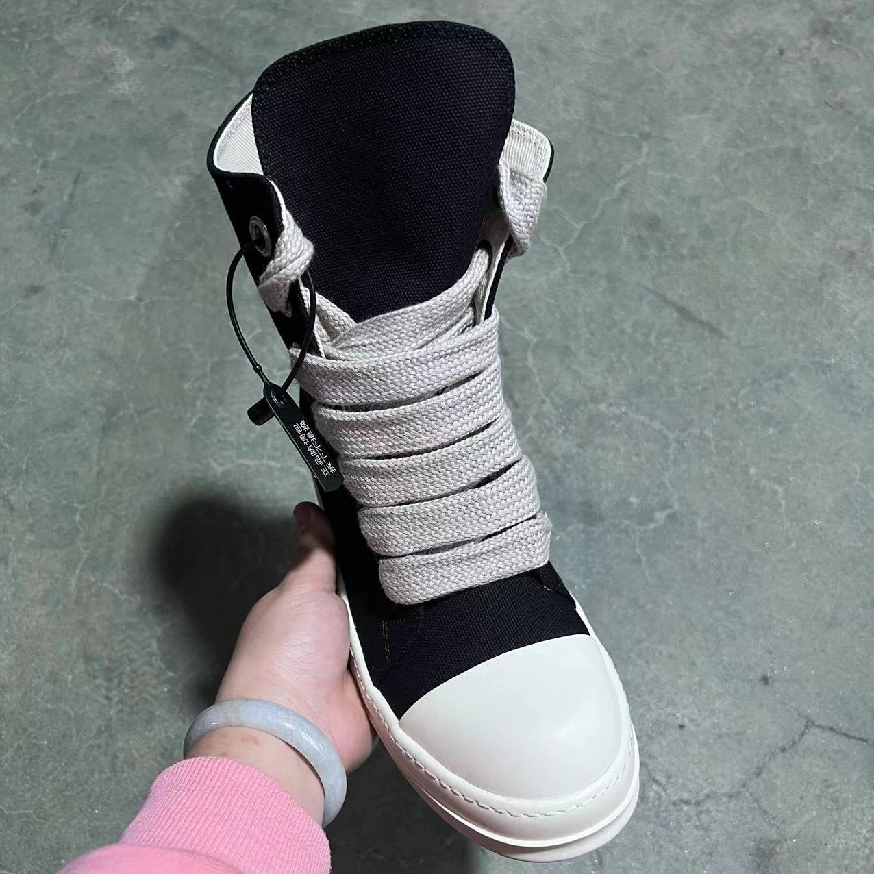🖤👟 Designer High Top Sneakers – Jumbo Lace Up & Zip Style 👟🖤