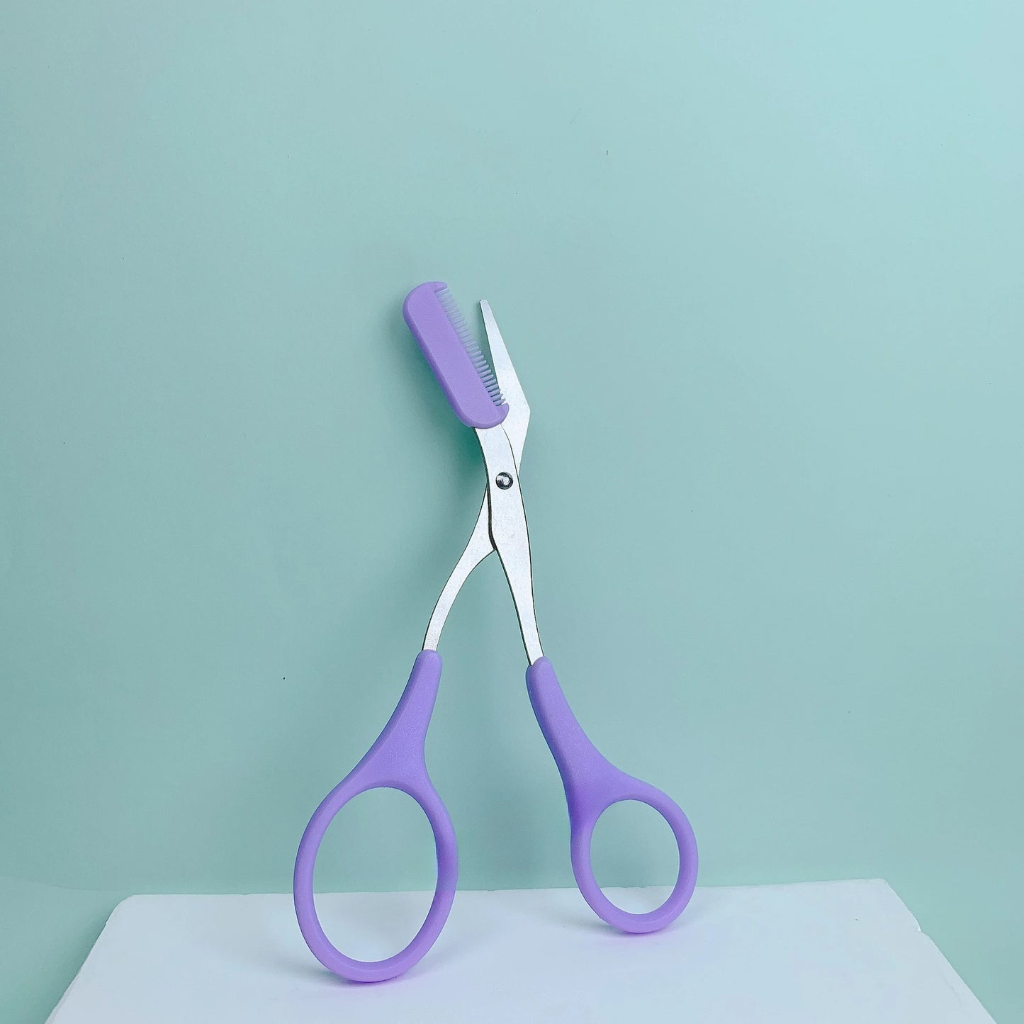 💖✂️ Ροζ Ψαλιδάκι Φρυδιών με Ενσωματωμένο Χτενάκι – Ανοξείδωτο Ατσάλι για Τέλειο Σχήμα & Ακρίβεια