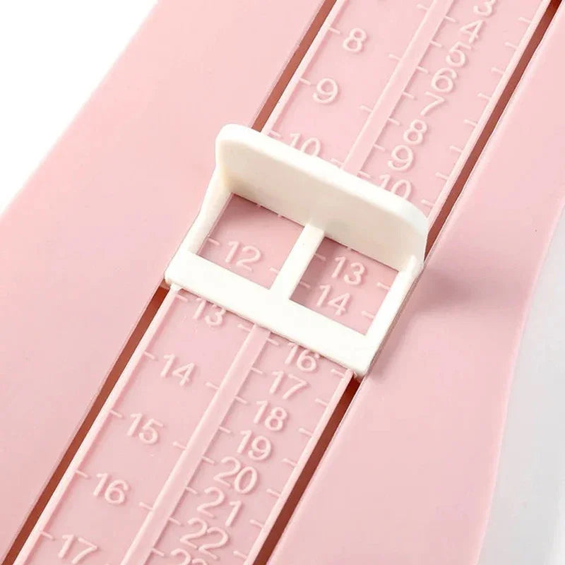 👟 Παιδικό Μετρητή Μήκους Ποδιού – Ruler Tool για Μέτρηση Νο. Παπουτσιών Το απόλυτο εργαλείο για να διαλέγεις πάντα το σωστό νούμερο παπουτσιού για το παιδί σου! 🍼👶🧒