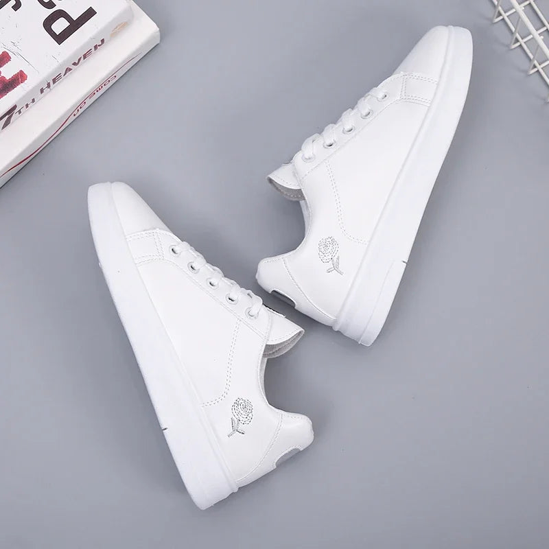 🌸👟 Γυναικεία Casual Sneakers με Κεντητά Λουλούδια – Άνεση & Ρομαντικό Στυλ! 👟🌸