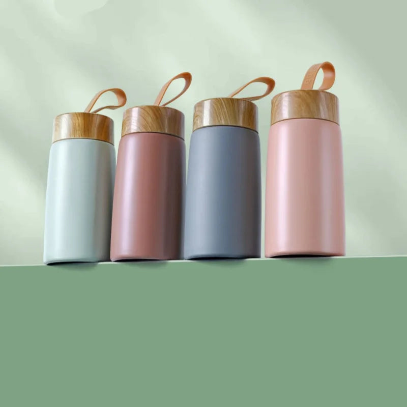 ☕✨ Μίνι Θερμός με Ξύλινο Καπάκι – Στυλ & Πρακτικότητα! ✨☕