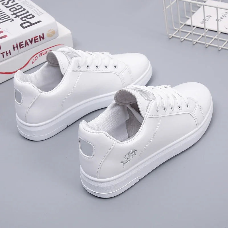 🌸👟 Γυναικεία Casual Sneakers με Κεντητά Λουλούδια – Άνεση & Ρομαντικό Στυλ! 👟🌸