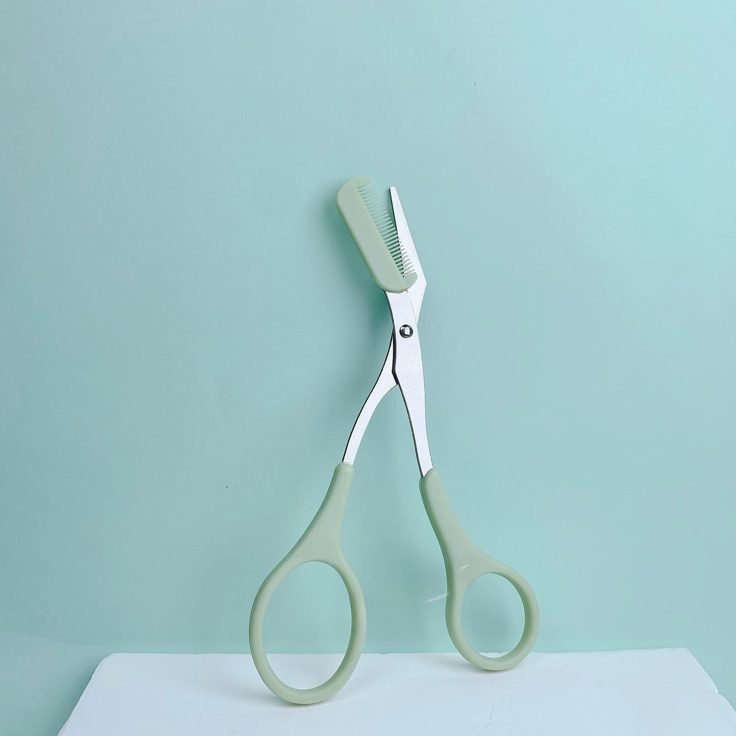 💖✂️ Ροζ Ψαλιδάκι Φρυδιών με Ενσωματωμένο Χτενάκι – Ανοξείδωτο Ατσάλι για Τέλειο Σχήμα & Ακρίβεια
