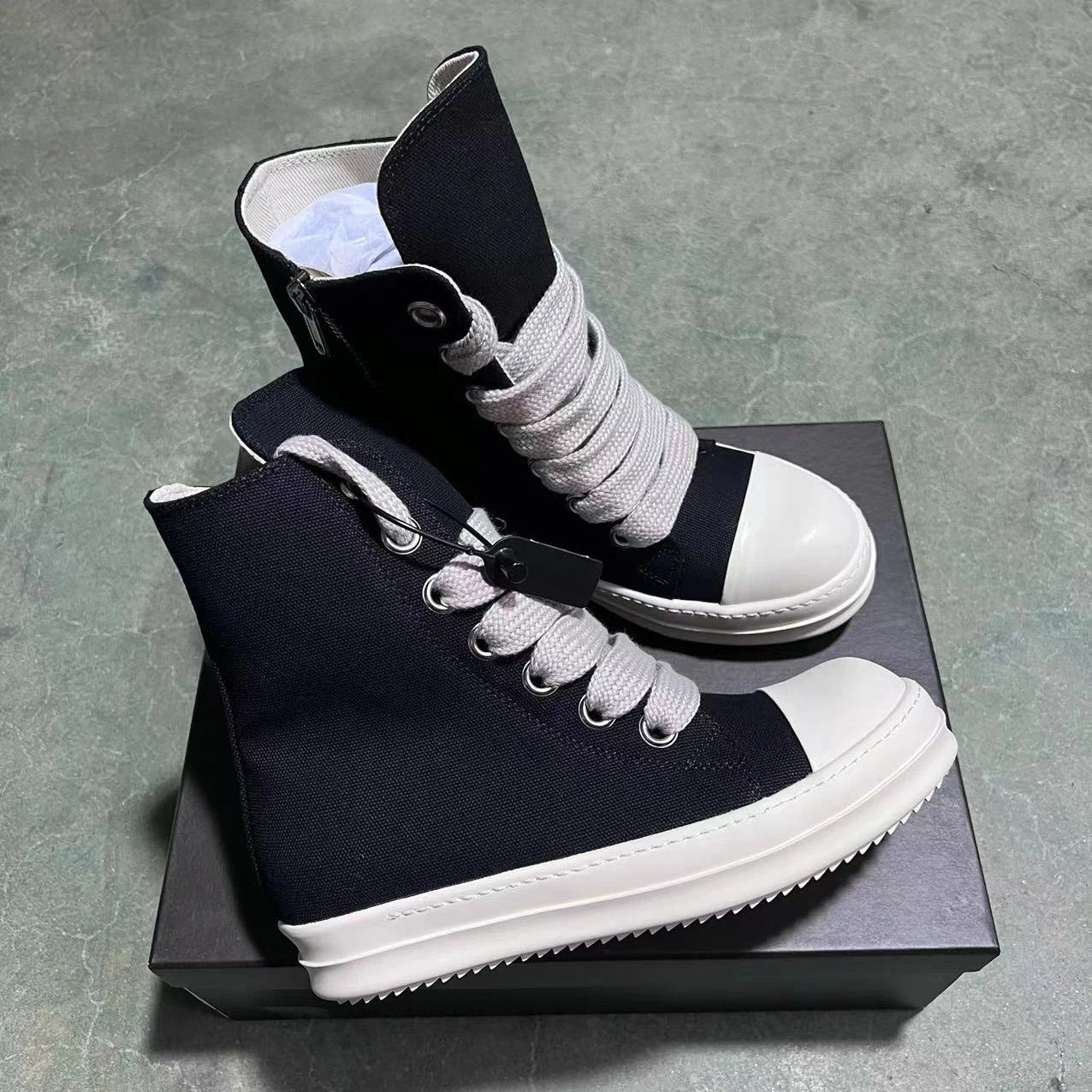🖤👟 Designer High Top Sneakers – Jumbo Lace Up & Zip Style 👟🖤