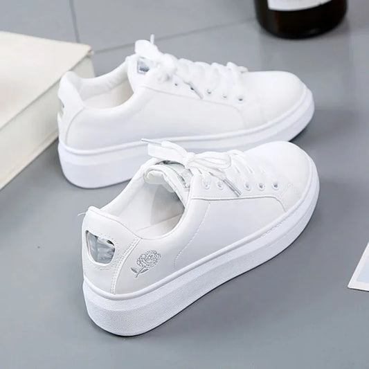 🌸👟 Γυναικεία Casual Sneakers με Κεντητά Λουλούδια – Άνεση & Ρομαντικό Στυλ! 👟🌸