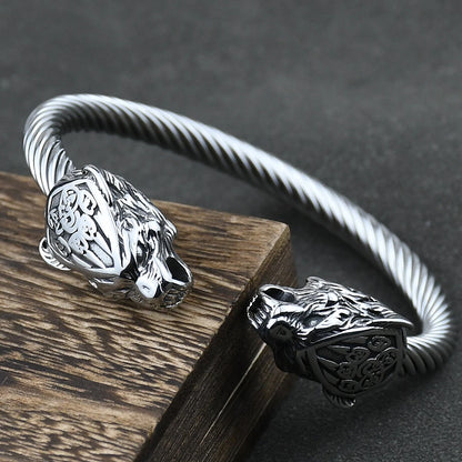 🐺 Viking Wolf “Geri & Freki” Stainless Steel Bangle – Ανδρικό Βραχιόλι Ανοξείδωτο με Κεφαλές Λύκων & Πατούσα Αρκούδας | Nordic Amulet Power