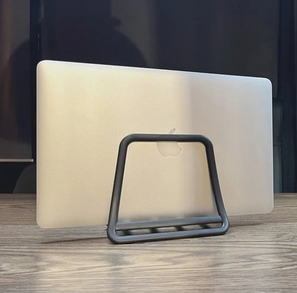 💻📐 Κάθετη Βάση Laptop & Tablet – Αναδιπλούμενη & Universal Dock 🎯