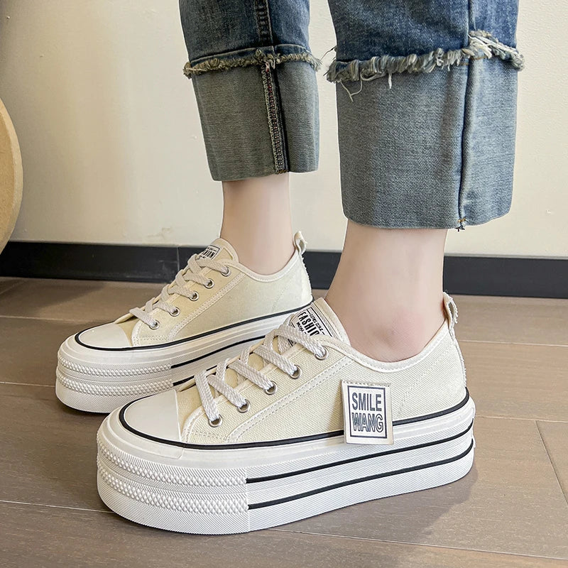 🖤👟 Γυναικεία Μαύρα Canvas Sneakers με Πλατφόρμα & Κορδόνια 👟🖤