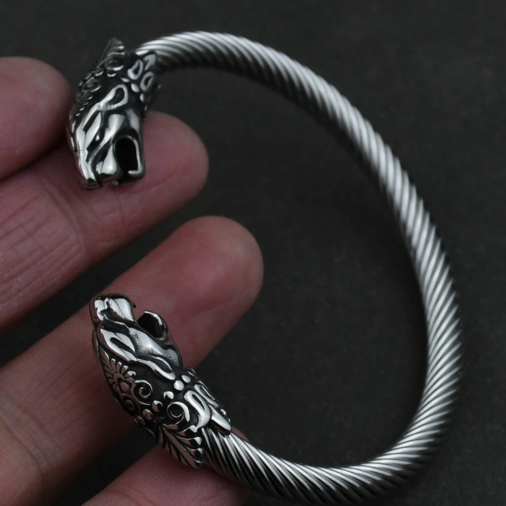 🐺 Viking Wolf “Geri & Freki” Stainless Steel Bangle – Ανδρικό Βραχιόλι Ανοξείδωτο με Κεφαλές Λύκων & Πατούσα Αρκούδας | Nordic Amulet Power