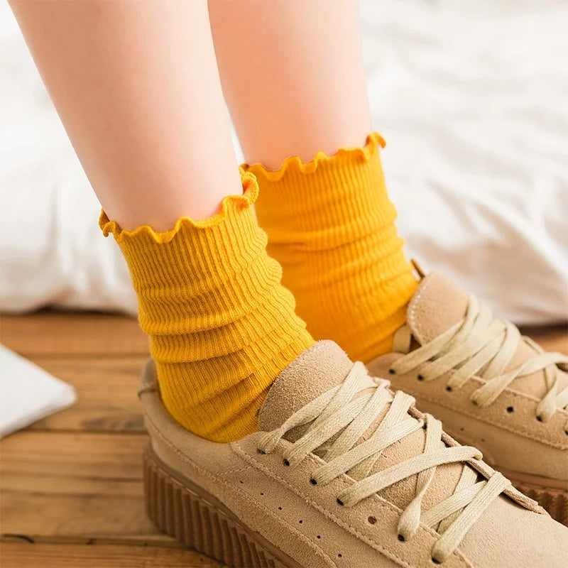 🧦 Γυναικείες Κάλτσες Cotton Stackable – Vintage Στυλ με Ruffle Trim (1/3/5 Ζευγάρια)